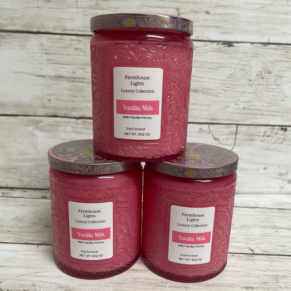 Hand poured soy/coconut vanilla milk luxury candle